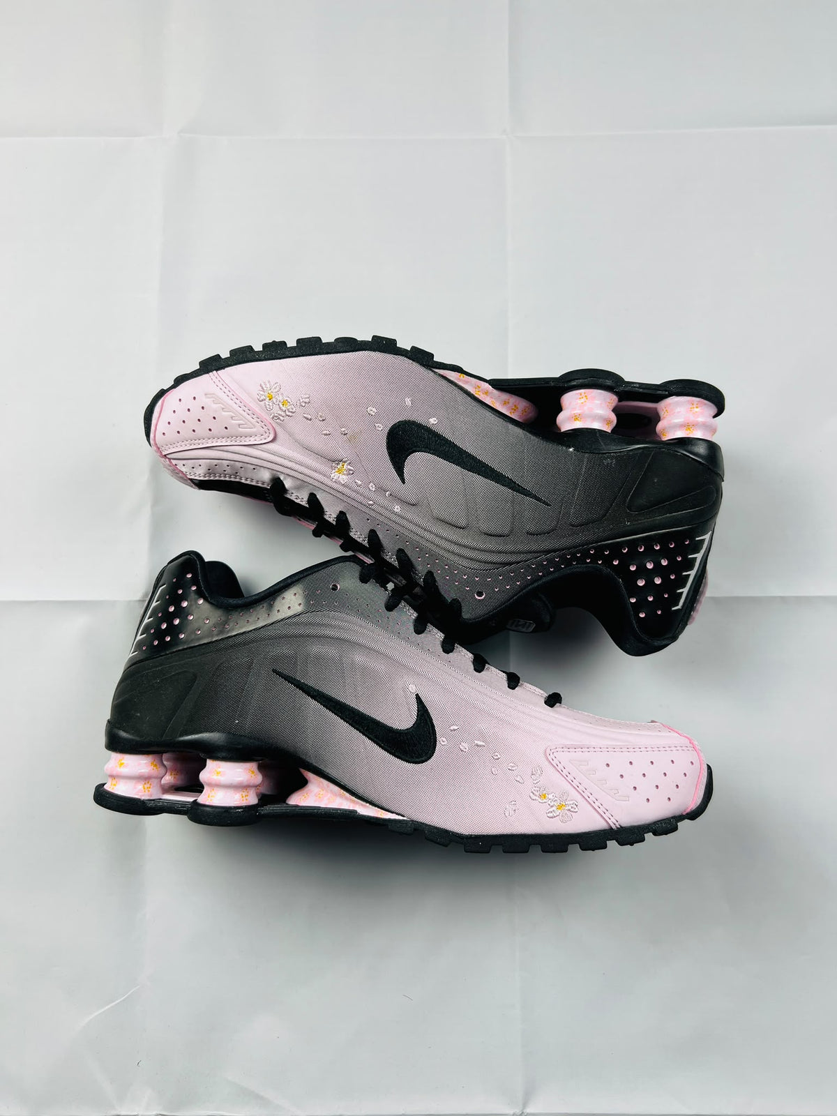 NIKE SHOX R4