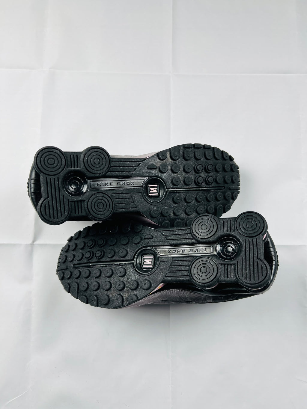 NIKE SHOX R4