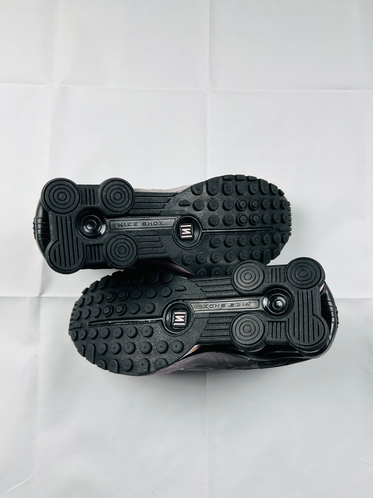NIKE SHOX R4