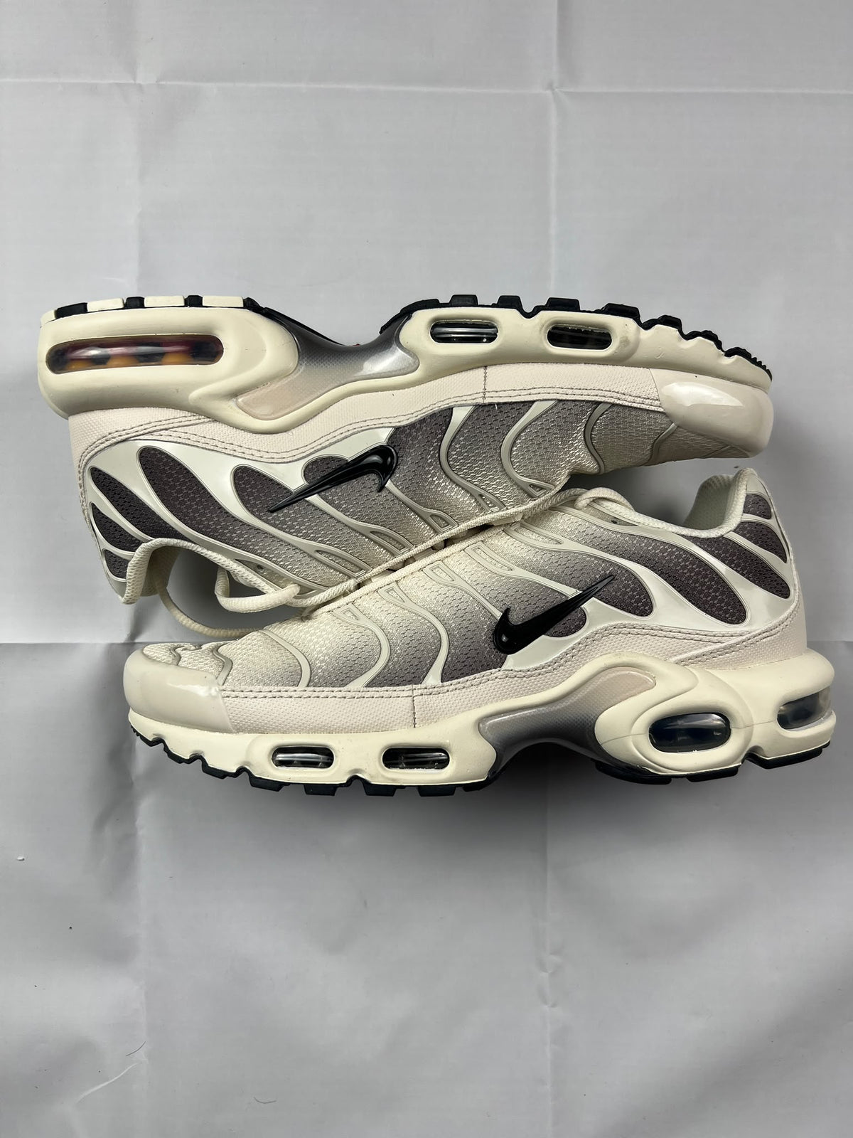 NIKE AIR MAX PLUS