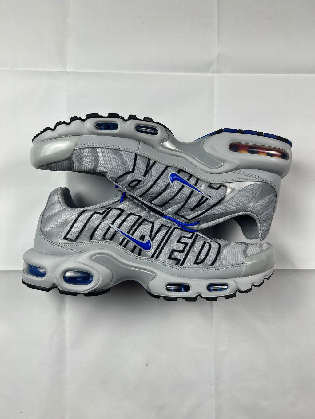 NIKE AIR MAX PLUS
