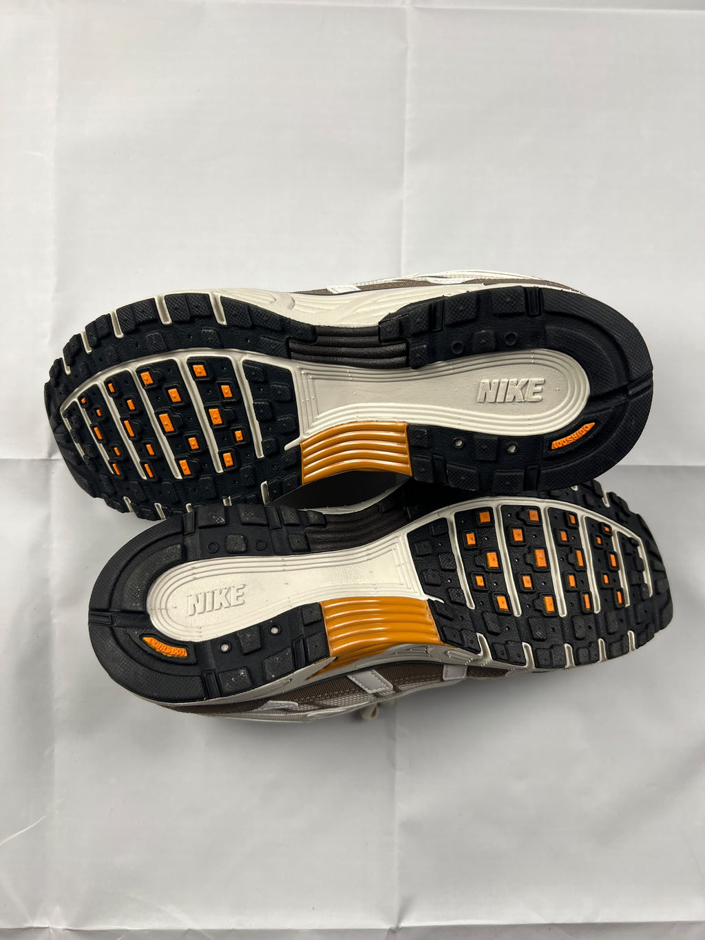 NIKE P-6000
